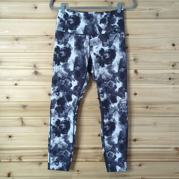 Lululemon Leggings Womens 10 Black and White Rose Pattern Split back - Picture 1 of 11